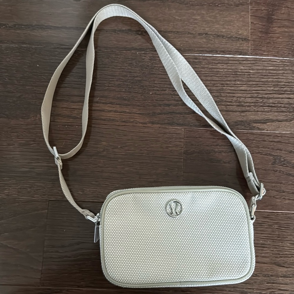 Lululemon crossbody